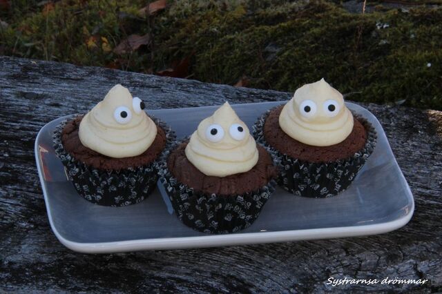 Chokladmuffins fyllda med limemarinerade hallon...