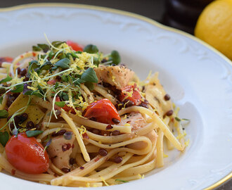 Lyxig vegansk citronpasta med kronärtskocka och belugalinser