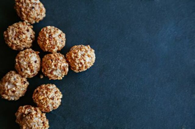 Recept: Nyttiga snickersbollar (utan socker och gluten)