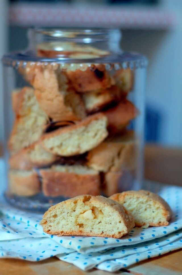 Biscotti med vit choklad