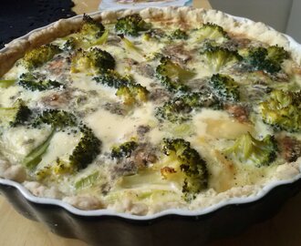 Broccolipaj med ädelost