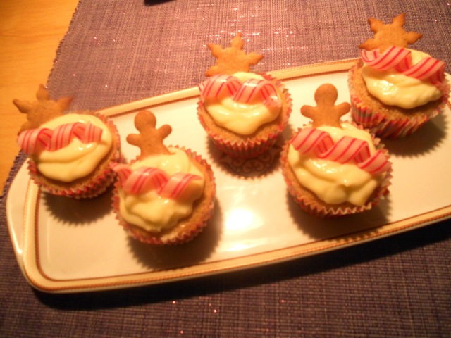 Pepparkaksmuffins med cream cheese frosting