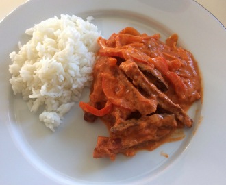 Världens godaste Korv Stroganoff. Världens godaste. Jag lovar, lita på mig.