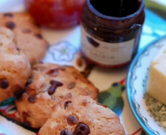 Scones med choklad och pumpafrö