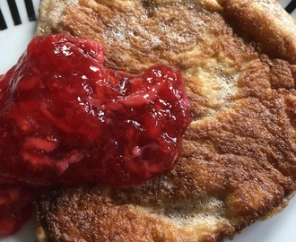 Tjocka pannkakor med jorgubbskräm LCHF. Glutenfritt