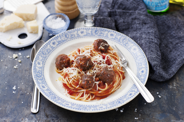 Vegetariska köttbullar med pasta à la Lady och Lufsen