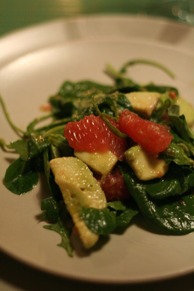 Avokado och grapefruktsallad med kryddig limedressing