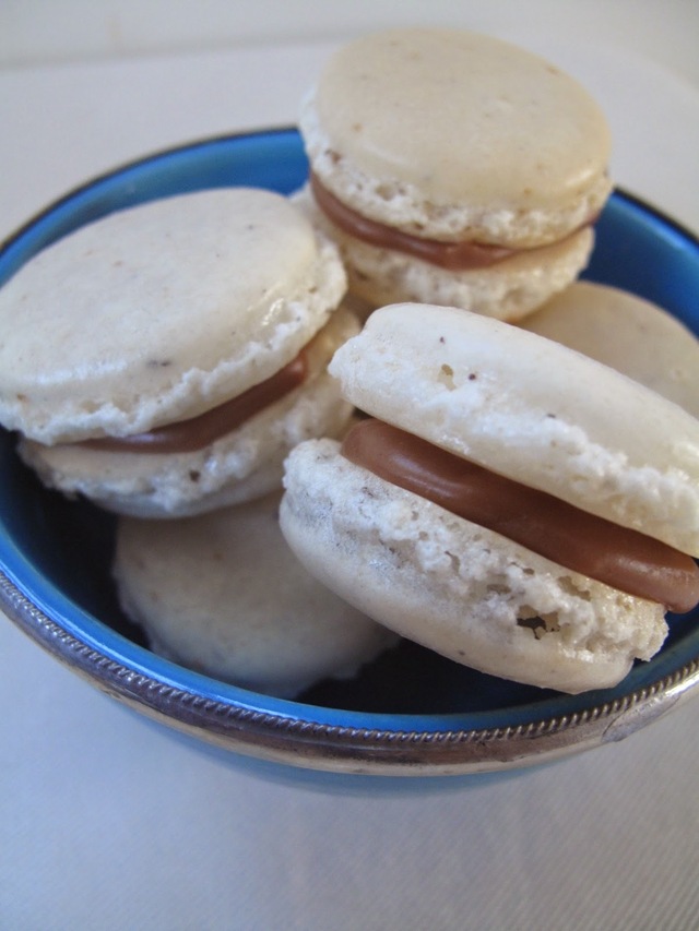 Kardemumma Macarons med nougatcream