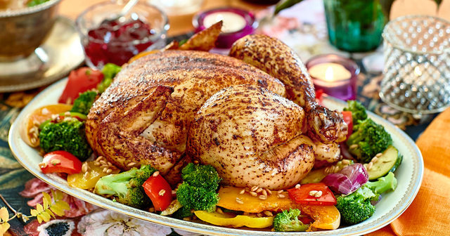 Helstekt kyckling med ugnsgrönsaker – recept