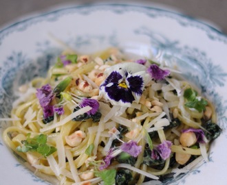 Pasta med svartkål & parmesan