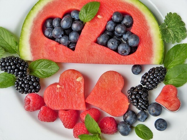 Vitaminrika frukter och bär, bra alternativ till fredagsmys!
