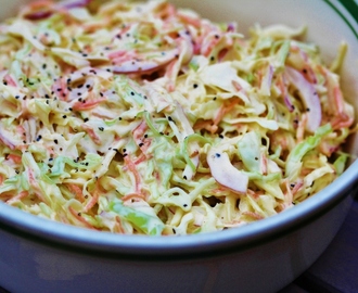 Cole slaw - överlägset tillbehör till hamburgare och grillat