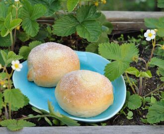 Sockerbullar med vaniljkräm