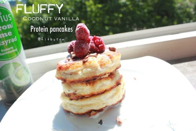 Fluffy coconut vanilla protein pancakes