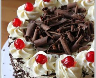 Fira min blog ett år med Lite Black Forest Cake!!