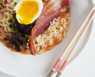 BACON AND EGG BREAKFAST RAMEN