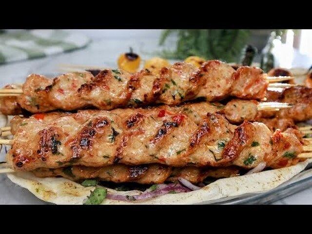 طبخ أسهل وأسرع وصفة كباب بالدجاج بدون فرن رهيبة! Chicken kebab has never been so easy and delicious