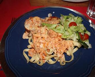 Fläskfilégratäng med tomatsås & färsk pasta