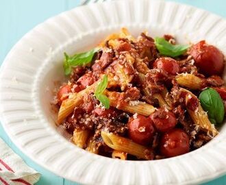 Tomatpasta med bacon & chili