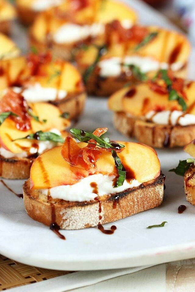 Honey Ricotta Peach Crostini with Crispy Pancetta | Recipe | Easy Savory Recipes | Appetizers, Appetizers for party, Food