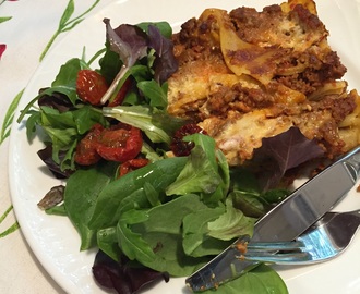 Lyxig glutenfri lasagne med smakrik köttfärsröra och sås med både parmesan och getost