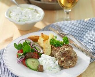 Grekiska färsbiffar med tzatziki