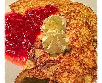 Lchf Frukost med Pannkakor, Sylt och Grädde