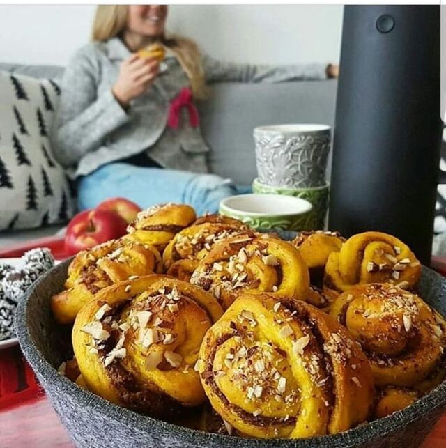 Saffron Knots with Apples and Lingonberries - Saffransknyten med Äpple och Lingon