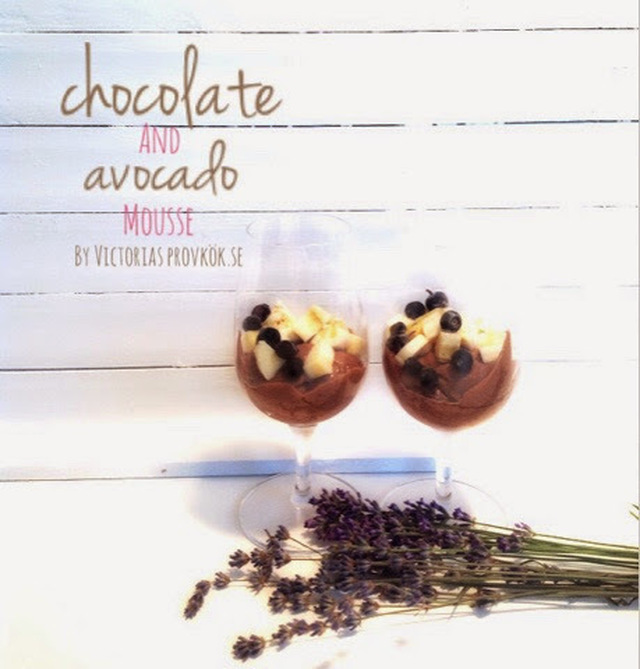 Hälsosam choklad och avokado mousse