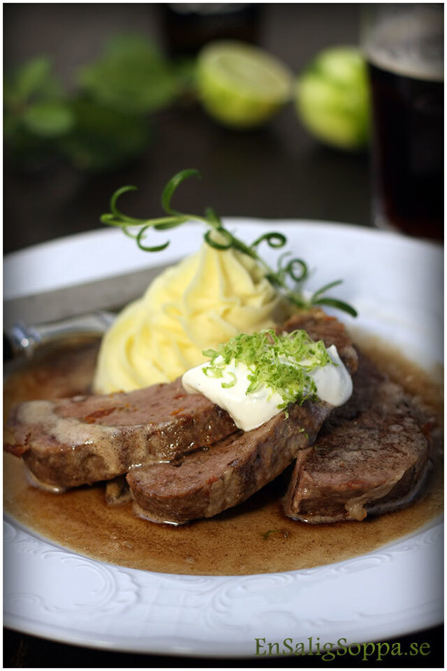 Lardogratinerad köttfärslimpa, fänkålsstomp och brynt smör...