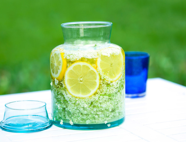 Läskande god fläderblomssaft – utan citronsyra!