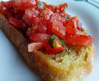 Tomatbruschetta, enkelt men såååååå gott