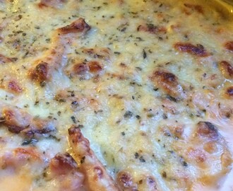 Pizzakryddad kasslergratäng