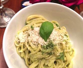 Pasta med avokadopesto