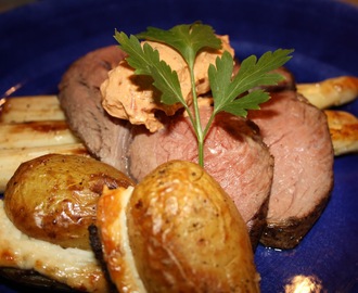 Helstekt entrecote med halloumipotatis och tomatcreme