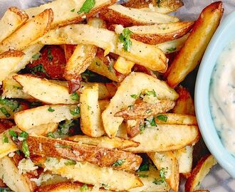 Air Fried Truffle Parmesan Fries With Garlic Chive Aioli
