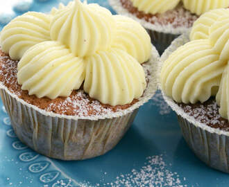 Morotscupcakes med cream cheese-frosting