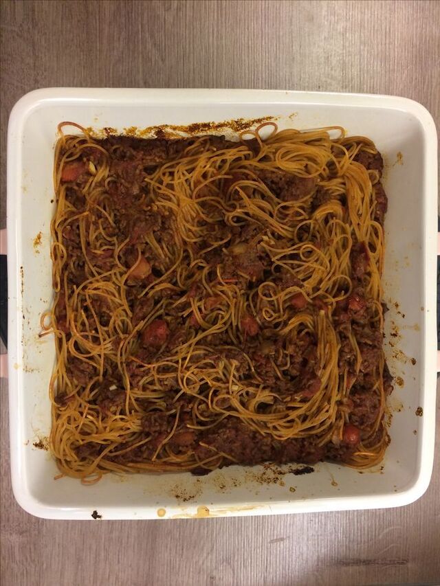Köttfärssås med spagetti i ugn