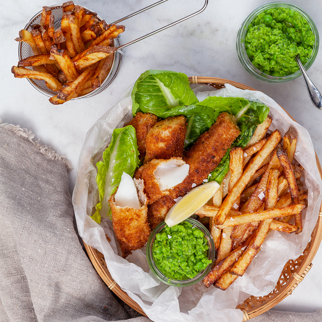 Fish and chips med mashed peas