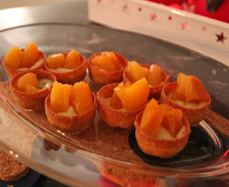 Ädelostkrustader med kryddkokta aprikoser