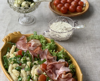 Var dags mat -  Pastasallad med skinka, marinerad mozzarella och Sommardressing, 4 port