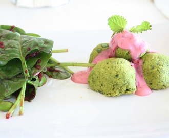 Spinach falafel & beet sauce