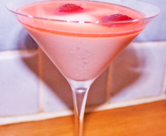 Jordgubbspannacotta med jordgubbsgelé