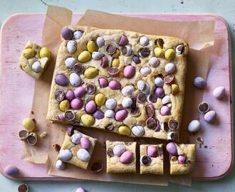 Easter egg blondies