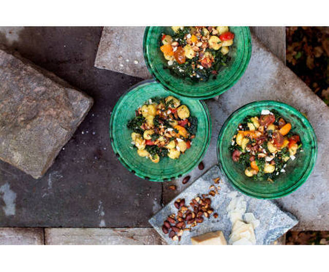 Gnocci med svartkål, svamp, parmesan & rostade mandlar recept | Mat.se