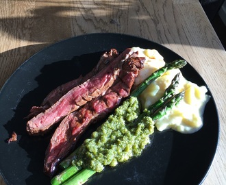 Grillad Flankstek med Sparris och hemgjord Pesto (LCHF utan potatisgratäng)