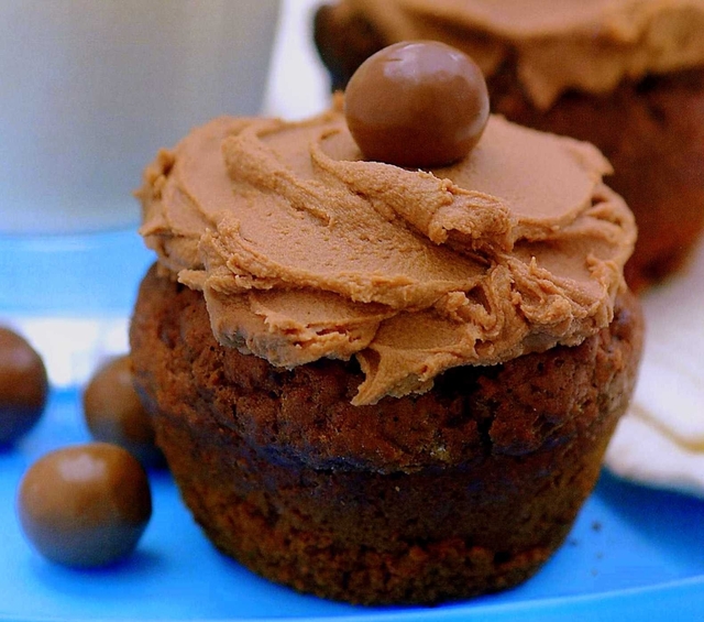 Muffins med fyllda chokladkulor