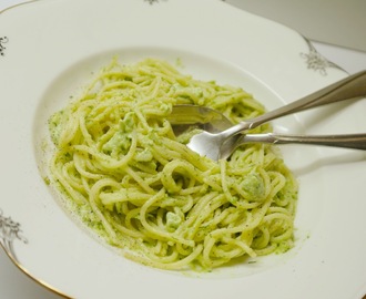 Enklaste pastasåsen med avokado