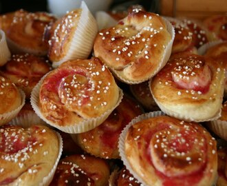 Snusbullar och vinbärsbullar