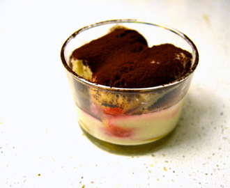 Zuppa inglese (klassisk italiensk efterrätt)